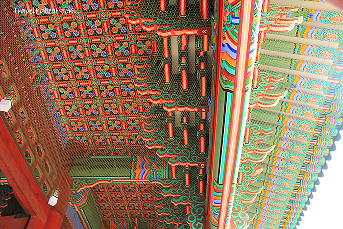 Some intricate details of the Gwanghwamun Gate.