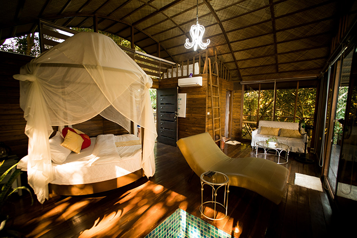 Inside the Tree House with Jacuzzi