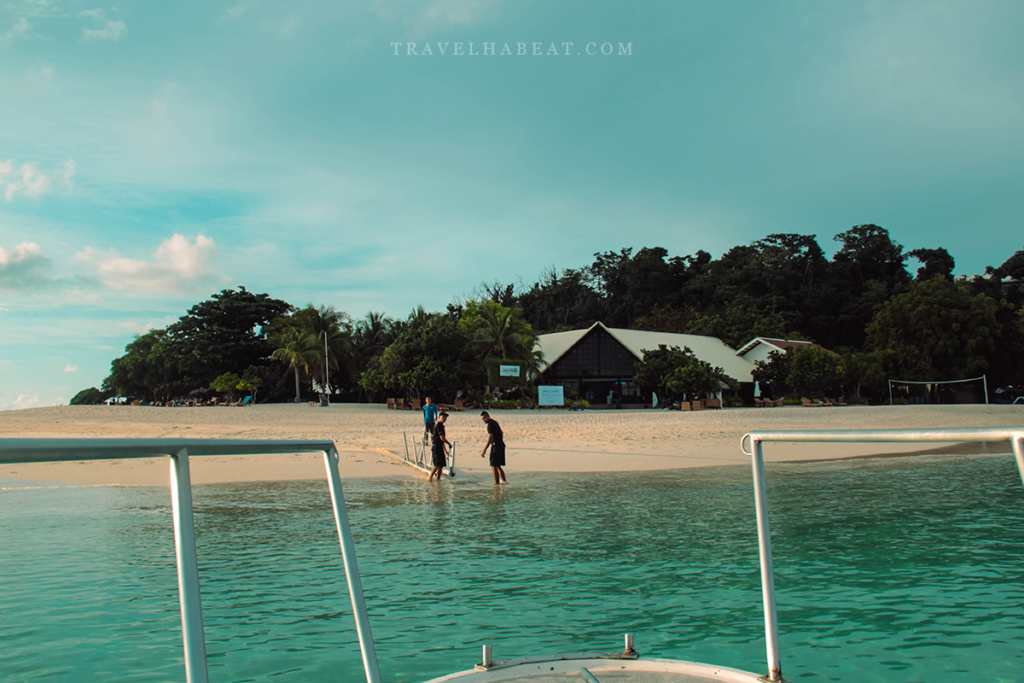Arriving at Dimakya Island.